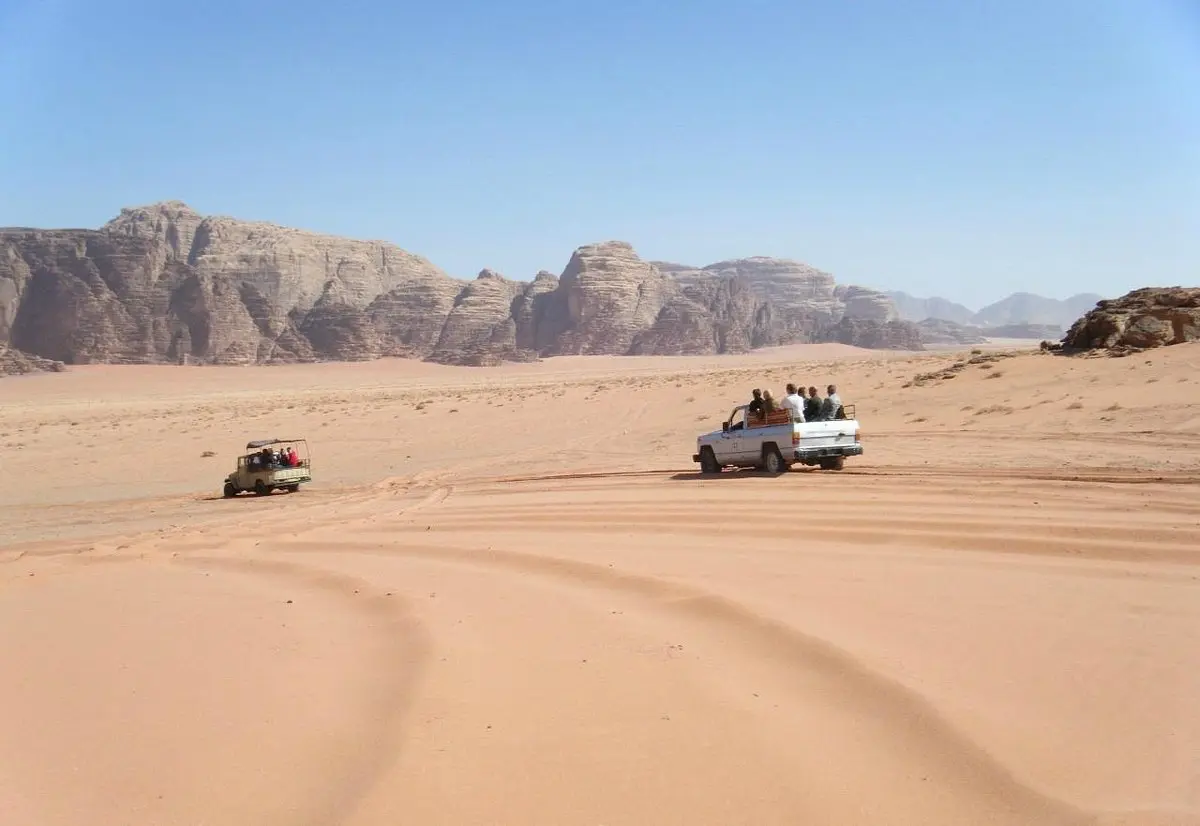 Circuit en 4x4 de 08 heures dans le Wadi Rum (avec ou sans nuitée) (WR-JHT-006)